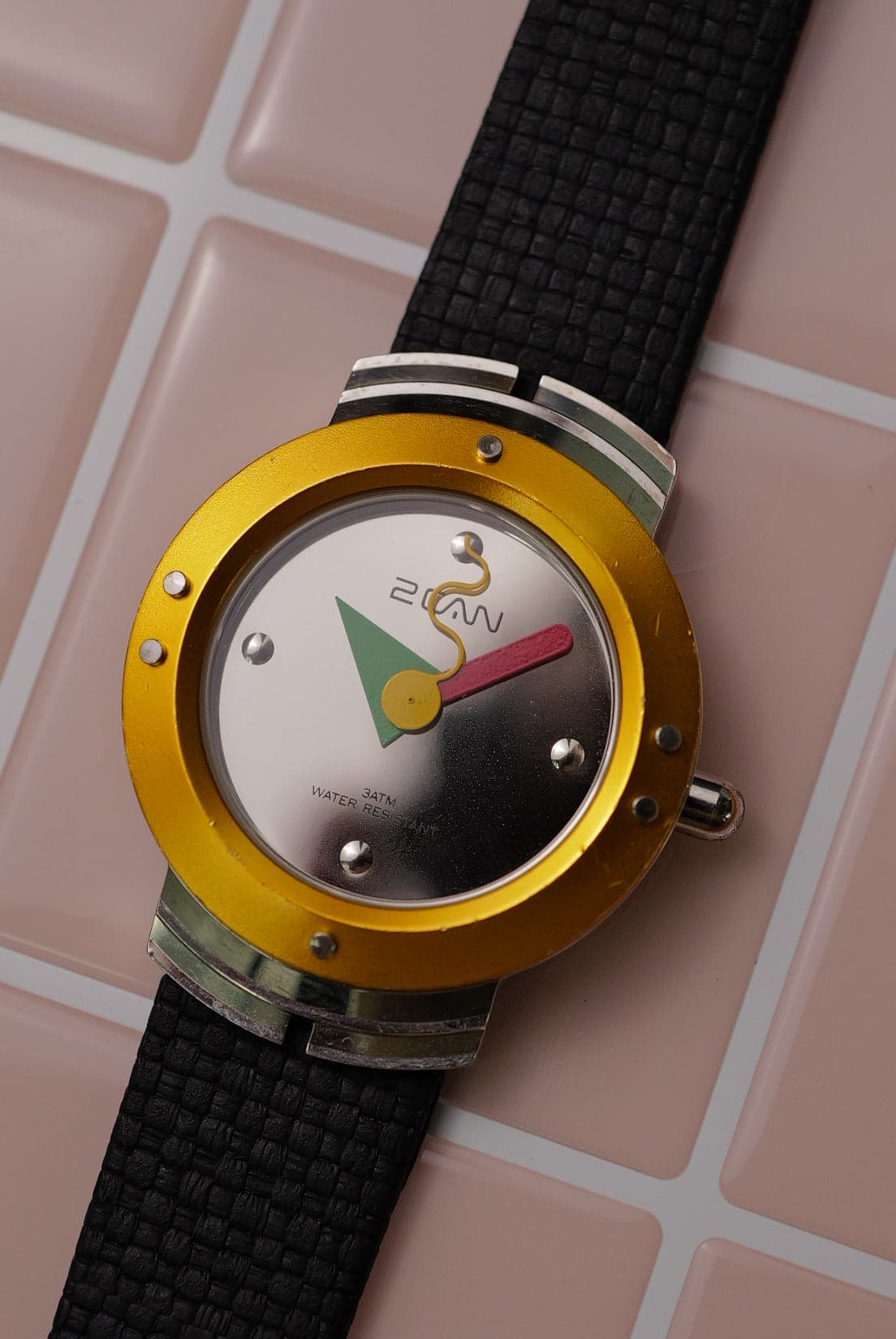 2can Vintage 90'S "Apple" Watch